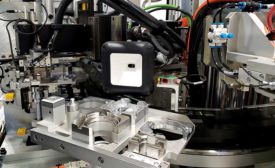 紧凑,Flexible System Assembles Transmission Pumps